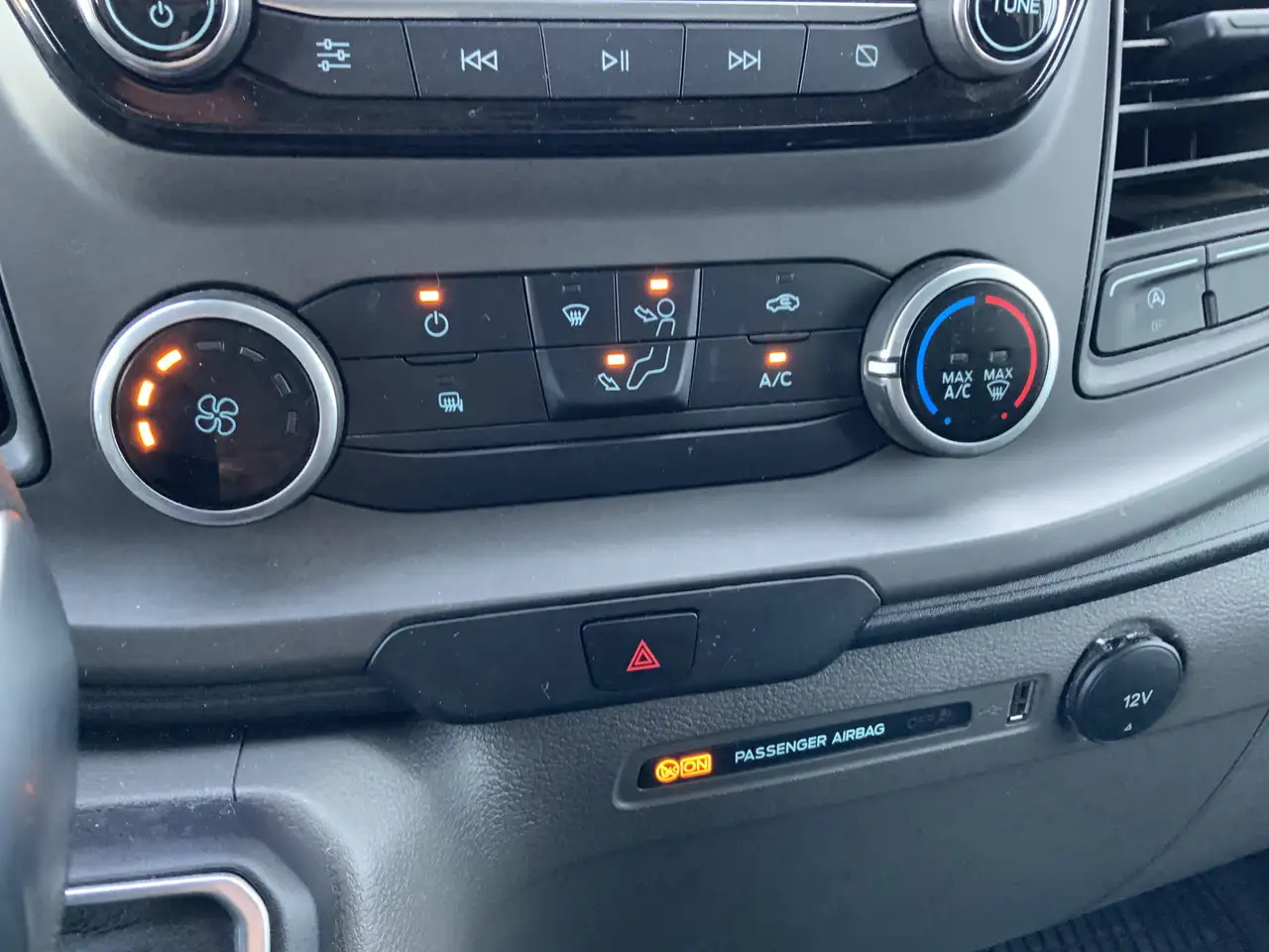 Leasing Ford Transit Custom 300 2.0 TDCI L1H1 Limited Airco Cruise Camera 3 Zi Ford Transit Custom 300 2.0 TDCI L1H1 Limited Airco Cruise Camera 3 Zi: obrázok 10 Leasing Ford Transit Custom 300 2.0 TDCI L1H1 Limited Airco Cruise Camera 3 Zi Ford Transit Custom 300 2.0 TDCI L1H1 Limited Airco Cruise Camera 3 Zi: obrázok 10