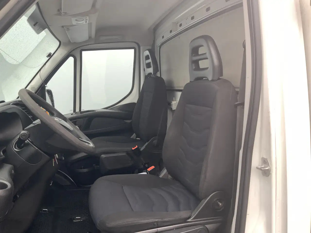 Iveco Daily 35S12 2.3 345 VriesAuto 10 deuren _40 gr onder 0, - Chladiarenská dodávka: obrázok 3 Iveco Daily 35S12 2.3 345 VriesAuto 10 deuren _40 gr onder 0, - Chladiarenská dodávka: obrázok 3
