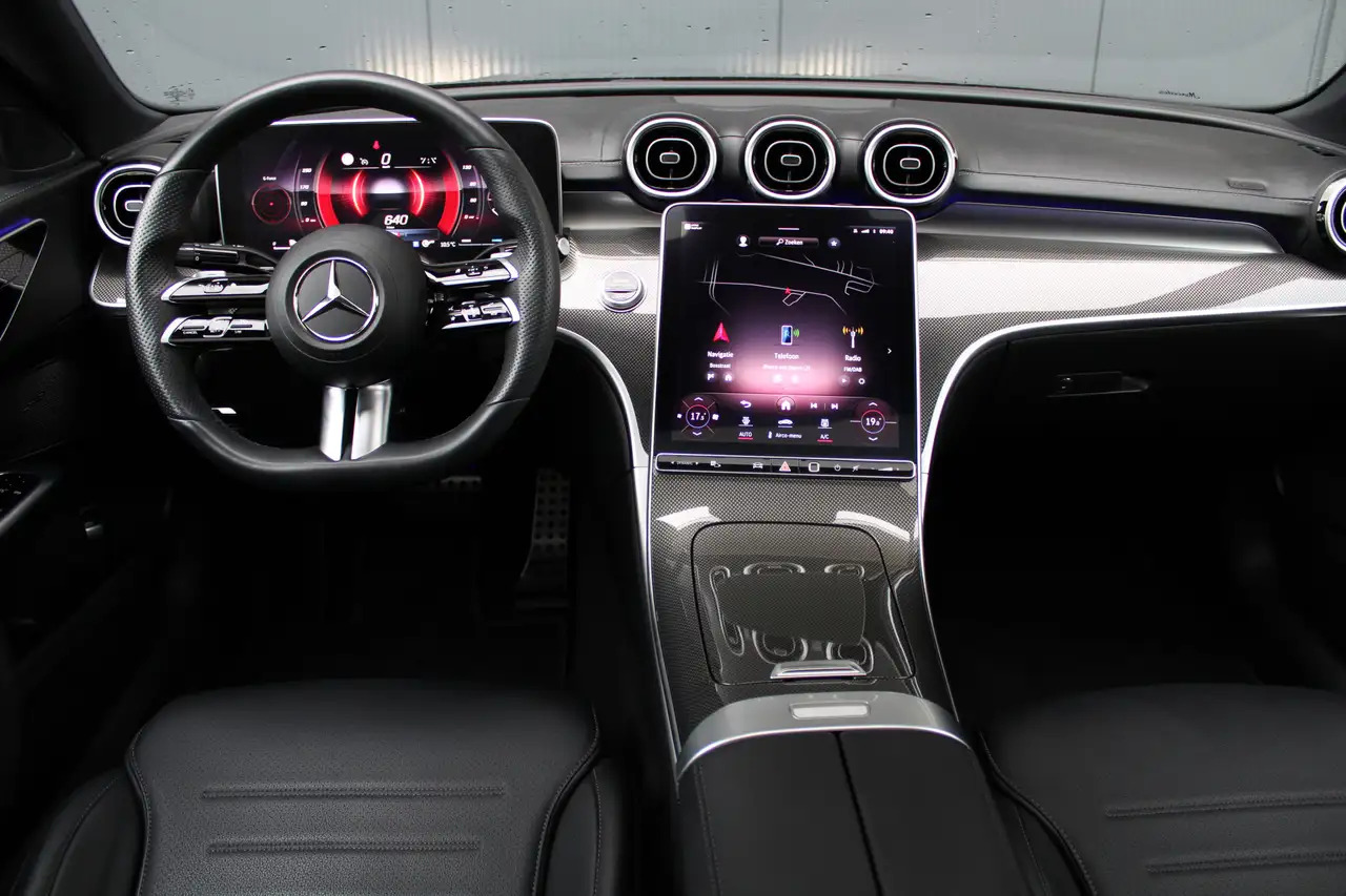Mercedes-Benz C-klasse AMG-line (Nightpakket, Sfeerverlichting, - Sedan: obrázok 3 Mercedes-Benz C-klasse AMG-line (Nightpakket, Sfeerverlichting, - Sedan: obrázok 3
