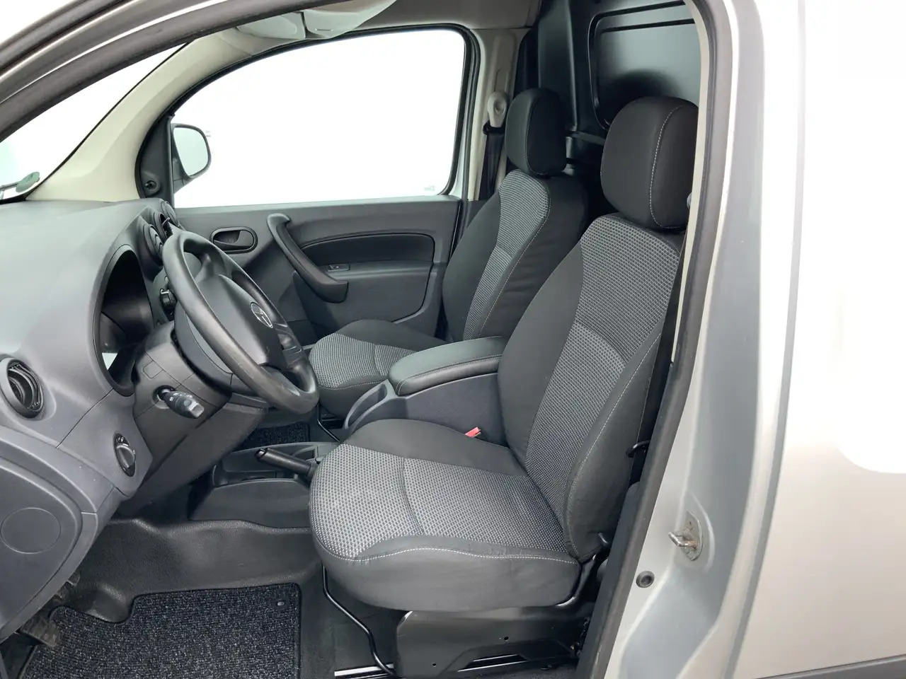 Mercedes-Benz Citan 109 CDI BlueEFFICIENCY Business Ambition Airco Tre - Malá dodávka: obrázok 4 Mercedes-Benz Citan 109 CDI BlueEFFICIENCY Business Ambition Airco Tre - Malá dodávka: obrázok 4