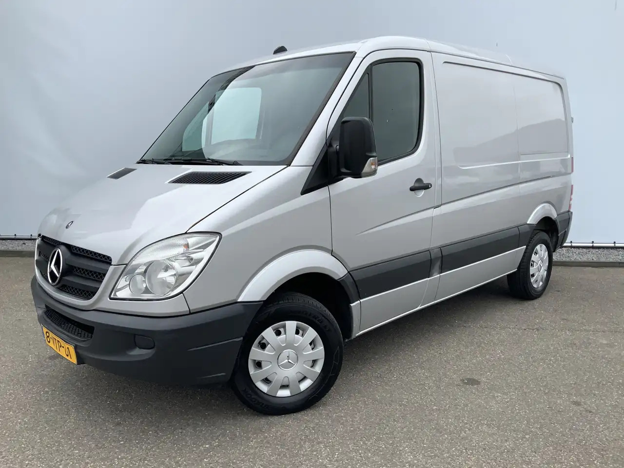 Mercedes-Benz Sprinter 213 2.2 CDI 325 L1H1 Airco Cruise Euro 4 - Furgon: obrázok 1 Mercedes-Benz Sprinter 213 2.2 CDI 325 L1H1 Airco Cruise Euro 4 - Furgon: obrázok 1