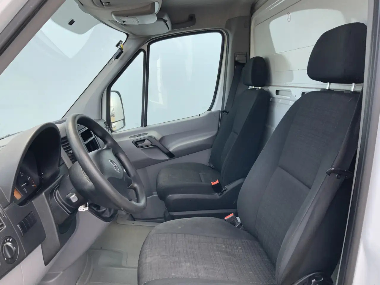 Mercedes-Benz Sprinter 311 2.2 CDI 366 ijsAuto - 40 C. Deuren 10 Euro 6 - Chladiarenská dodávka: obrázok 4 Mercedes-Benz Sprinter 311 2.2 CDI 366 ijsAuto - 40 C. Deuren 10 Euro 6 - Chladiarenská dodávka: obrázok 4