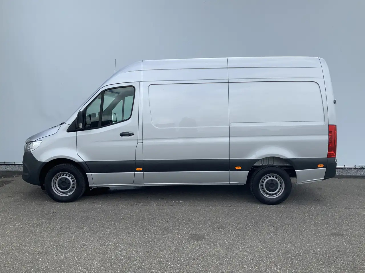 Mercedes-Benz Sprinter 315 1.9 CDI L2H2 Automaat 3 Zits Airco Navi Camera - Furgon: obrázok 2 Mercedes-Benz Sprinter 315 1.9 CDI L2H2 Automaat 3 Zits Airco Navi Camera - Furgon: obrázok 2