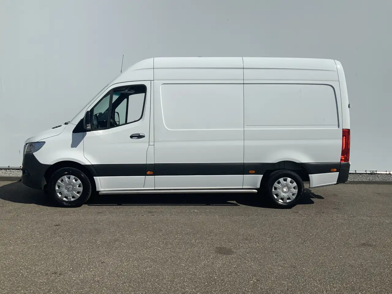 Mercedes-Benz Sprinter 316 2.2 CDI L2H2 DC Automaat Cruise Airco 3 Zits W - Furgon: obrázok 3 Mercedes-Benz Sprinter 316 2.2 CDI L2H2 DC Automaat Cruise Airco 3 Zits W - Furgon: obrázok 3