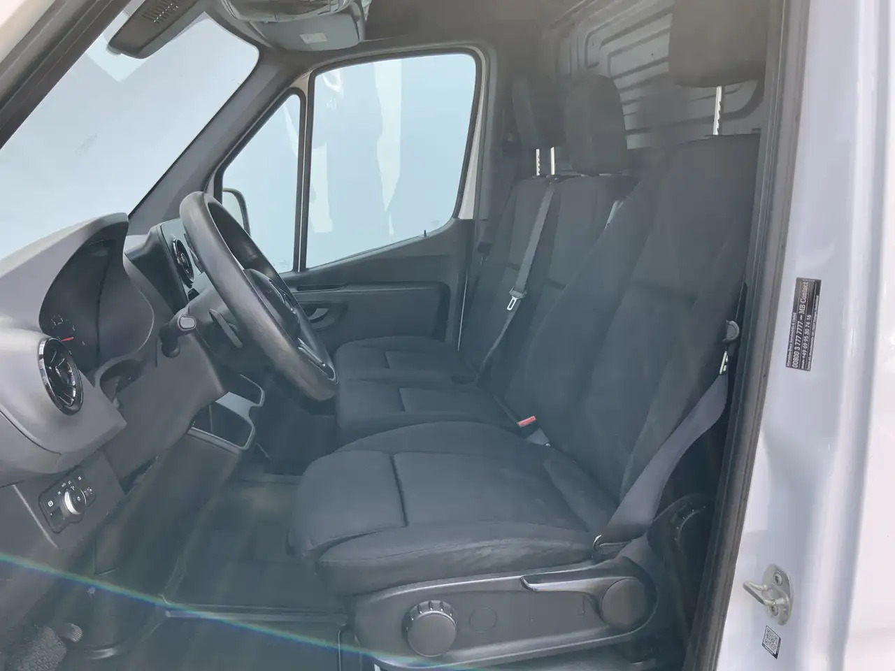 Mercedes-Benz Sprinter 316 2.2 CDI Maxi L3H2 Automaat Airco 3 Zits Navi T - Furgon: obrázok 4 Mercedes-Benz Sprinter 316 2.2 CDI Maxi L3H2 Automaat Airco 3 Zits Navi T - Furgon: obrázok 4