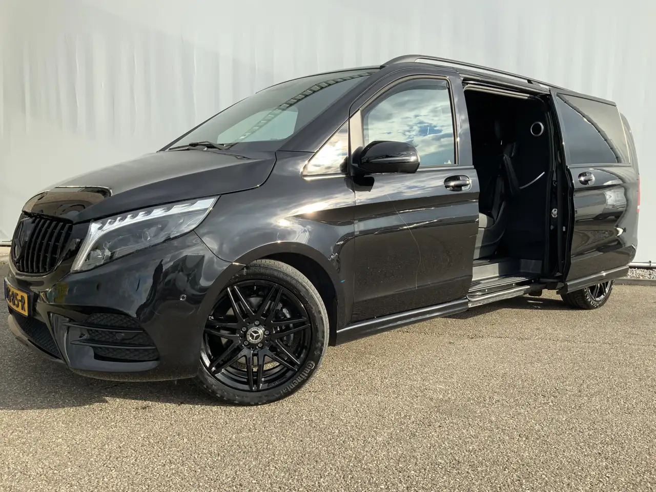 Mercedes-Benz V 300 300d Extra Lang Dub Cab Autom. Avantgarde Edition - Dodávkа s dvojitou kabínou: obrázok 2 Mercedes-Benz V 300 300d Extra Lang Dub Cab Autom. Avantgarde Edition - Dodávkа s dvojitou kabínou: obrázok 2