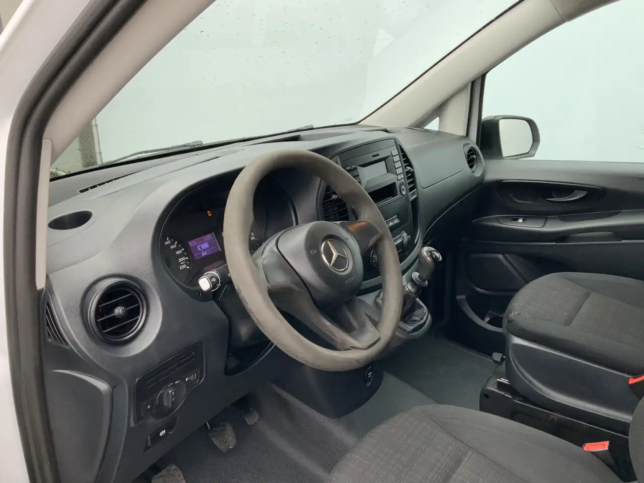 Mercedes-Benz Vito 111 CDI Functional Airco Trekhaak 2000 kg (Schades - Furgon: obrázok 5 Mercedes-Benz Vito 111 CDI Functional Airco Trekhaak 2000 kg (Schades - Furgon: obrázok 5