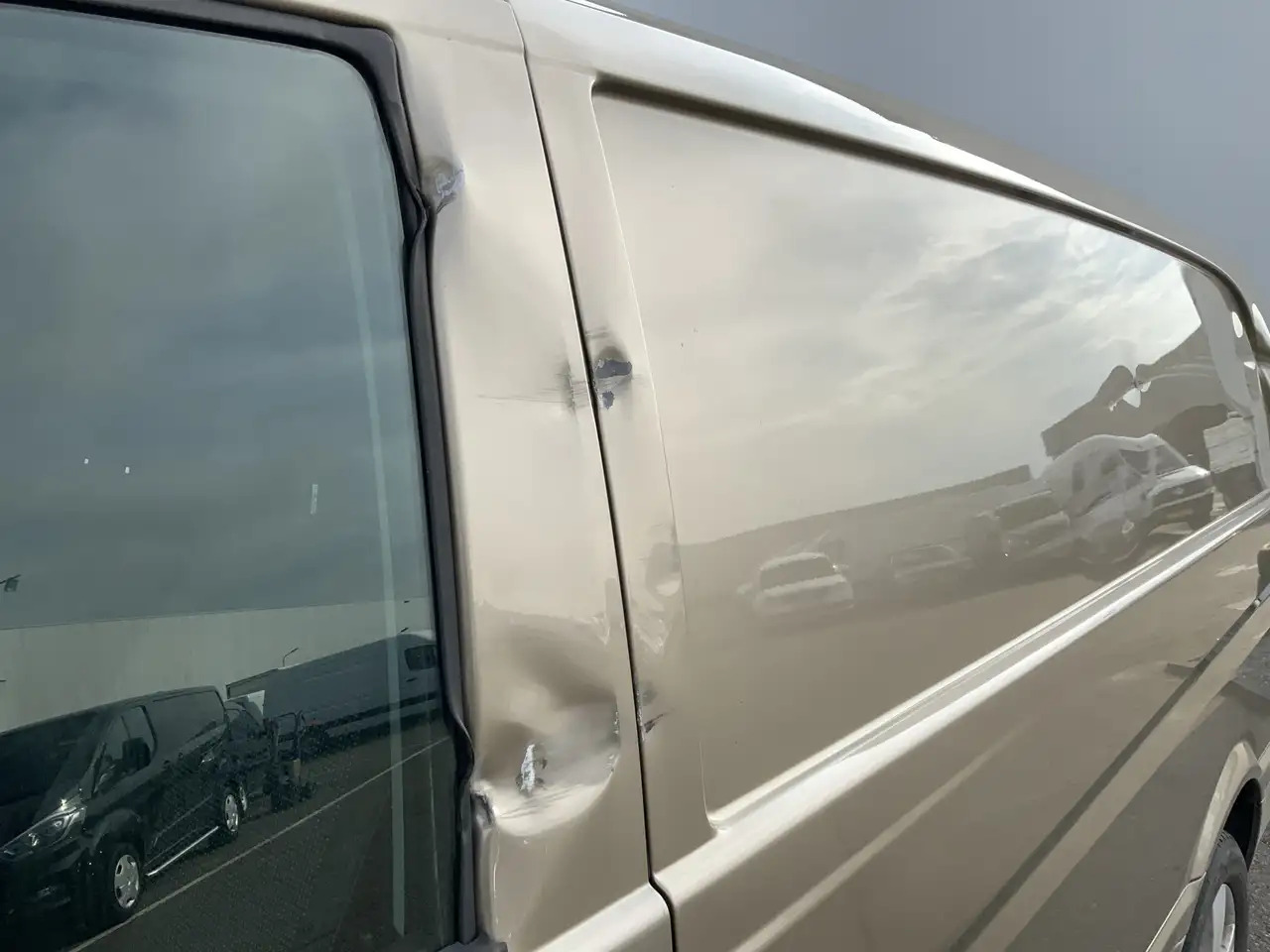 Mercedes-Benz Vito 122 CDI 320 Lang DC Luxe Automaat Alu Velg Side Ba - Furgon: obrázok 2 Mercedes-Benz Vito 122 CDI 320 Lang DC Luxe Automaat Alu Velg Side Ba - Furgon: obrázok 2