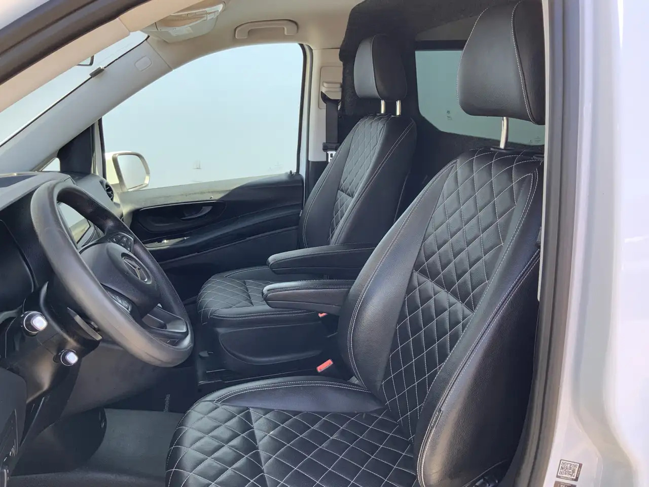 Mercedes-Benz Vito Tourer XL 114 CDI Autom. Airco Cruise Camera Alu V - Furgon: obrázok 5 Mercedes-Benz Vito Tourer XL 114 CDI Autom. Airco Cruise Camera Alu V - Furgon: obrázok 5