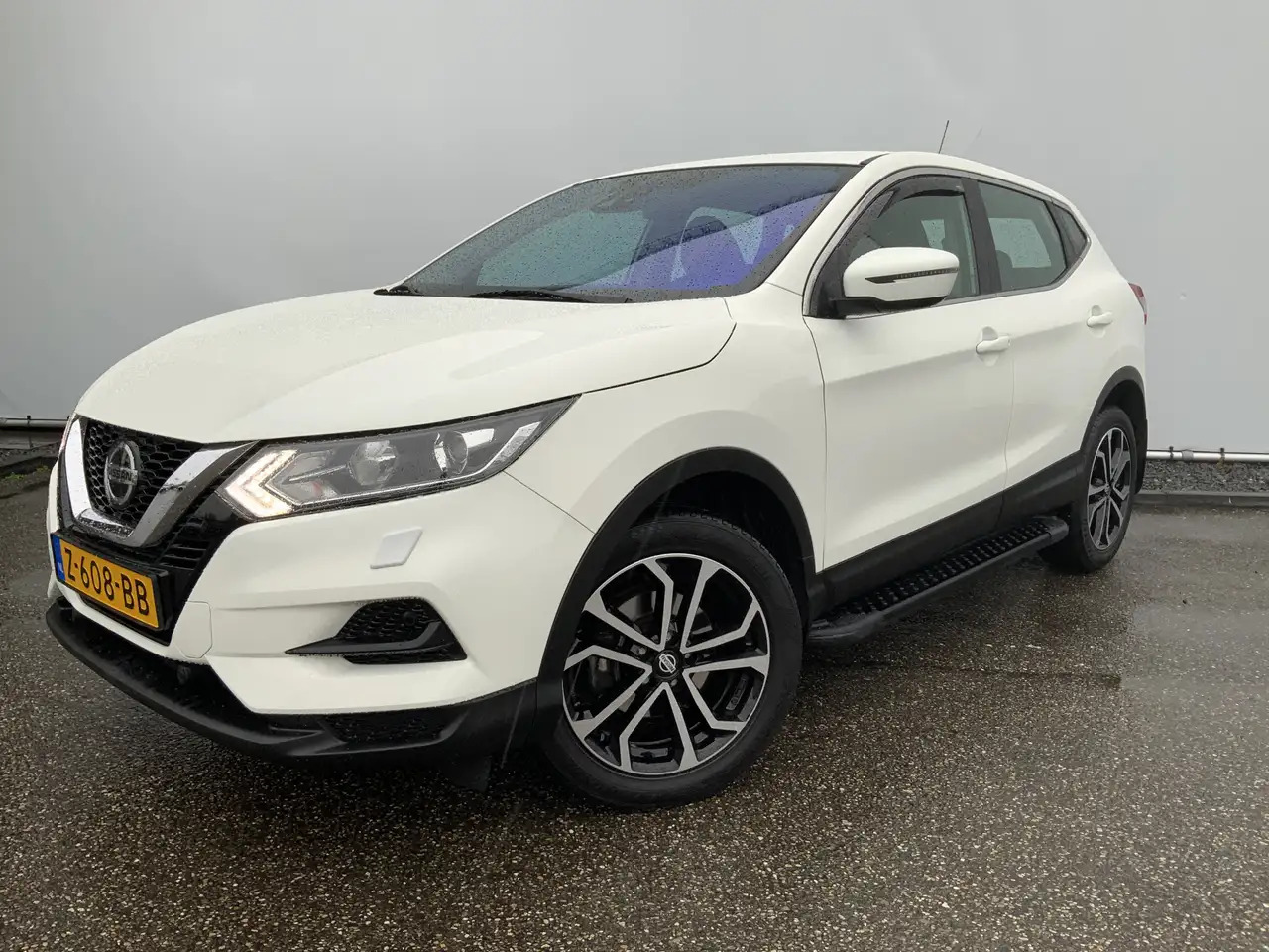 Nissan Qashqai 1.3 DIG-T Visia A SUV Airco Cruise Groot Scherm Na - SUV: obrázok 1 Nissan Qashqai 1.3 DIG-T Visia A SUV Airco Cruise Groot Scherm Na - SUV: obrázok 1