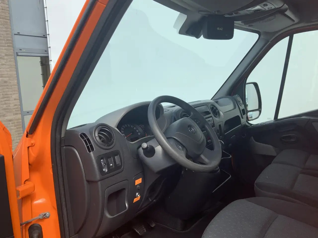 Opel Movano 2.3 CDTI L2H3 Airco Cruise 3 Zits Trekhaak 2500 kg - Furgon: obrázok 5 Opel Movano 2.3 CDTI L2H3 Airco Cruise 3 Zits Trekhaak 2500 kg - Furgon: obrázok 5