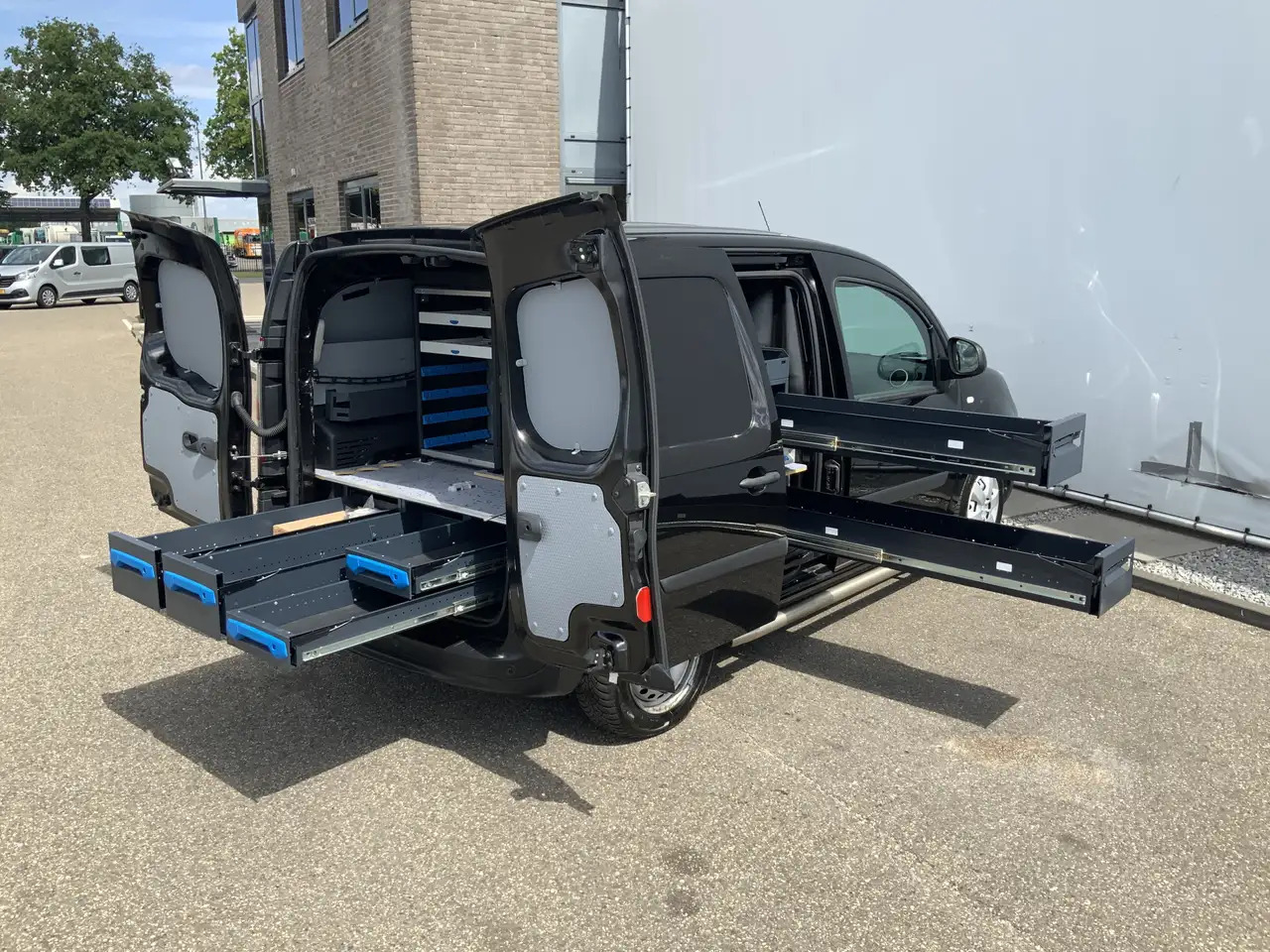 Renault Kangoo 1.5 dCi 90 Energy Comfort Plus .Sortimo Kasten Com - Malá dodávka, Komunálne/ Špeciálne stroje: obrázok 4 Renault Kangoo 1.5 dCi 90 Energy Comfort Plus .Sortimo Kasten Com - Malá dodávka, Komunálne/ Špeciálne stroje: obrázok 4