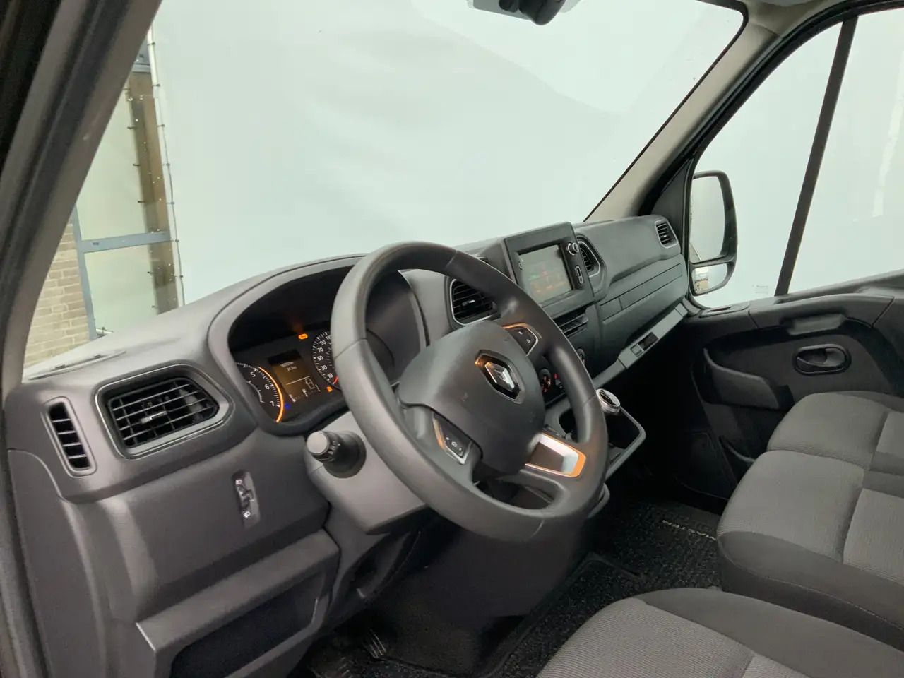 Renault Master T35 2.3 dCi 150 L2H2 Airco Cruise Camera 3 Zits Na - Furgon: obrázok 5 Renault Master T35 2.3 dCi 150 L2H2 Airco Cruise Camera 3 Zits Na - Furgon: obrázok 5