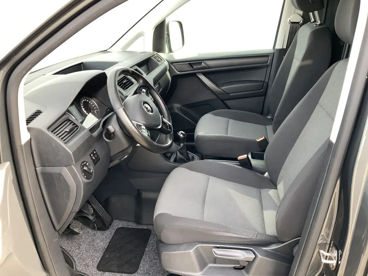 Volkswagen Caddy 2.0 TDI L2H1 BMT Maxi Exclusive Edtion Airco Navi - Malá dodávka: obrázok 4 Volkswagen Caddy 2.0 TDI L2H1 BMT Maxi Exclusive Edtion Airco Navi - Malá dodávka: obrázok 4