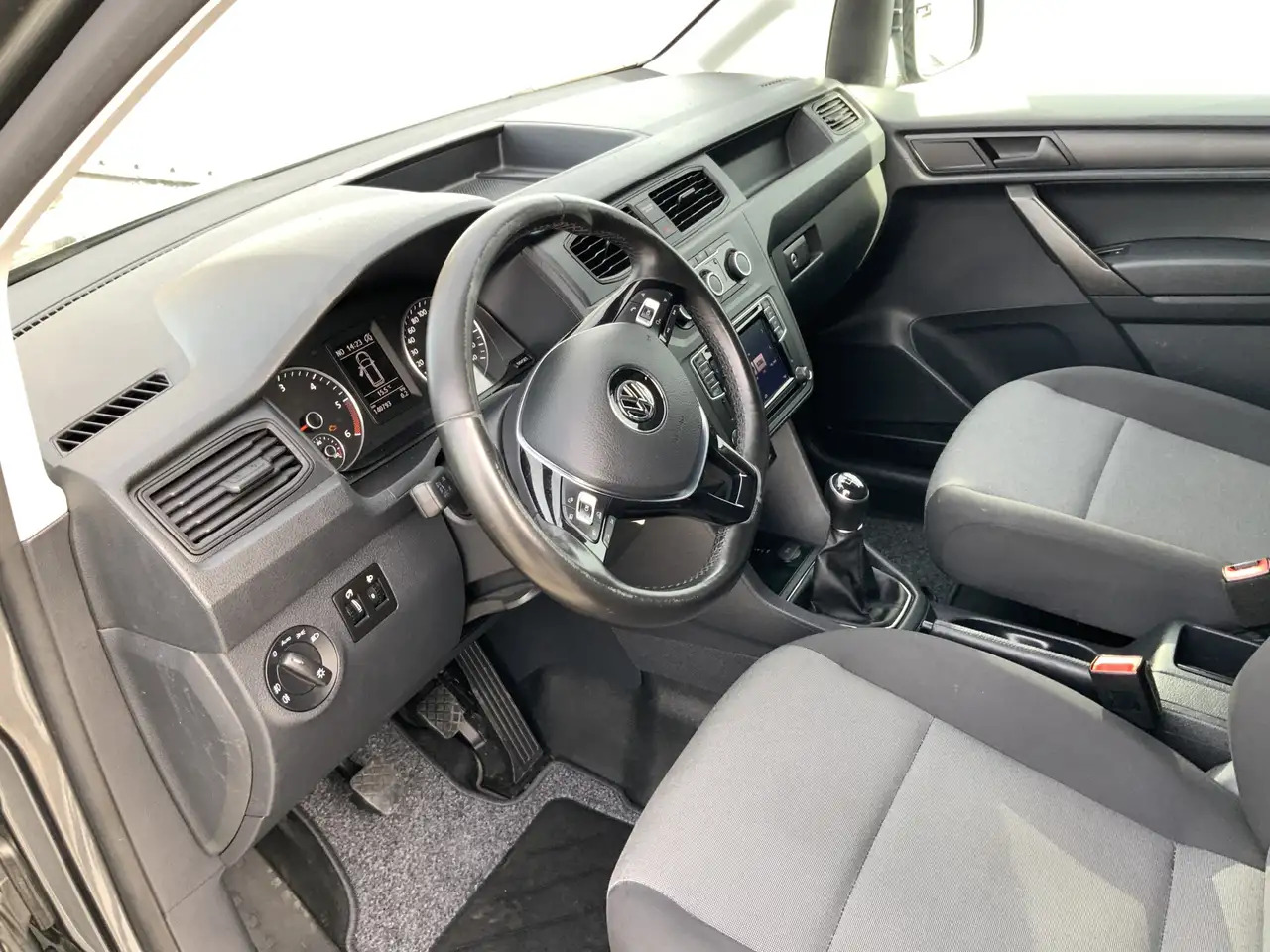 Volkswagen Caddy 2.0 TDI L2H1 BMT Maxi Exclusive Edtion Airco Navi - Malá dodávka: obrázok 5 Volkswagen Caddy 2.0 TDI L2H1 BMT Maxi Exclusive Edtion Airco Navi - Malá dodávka: obrázok 5