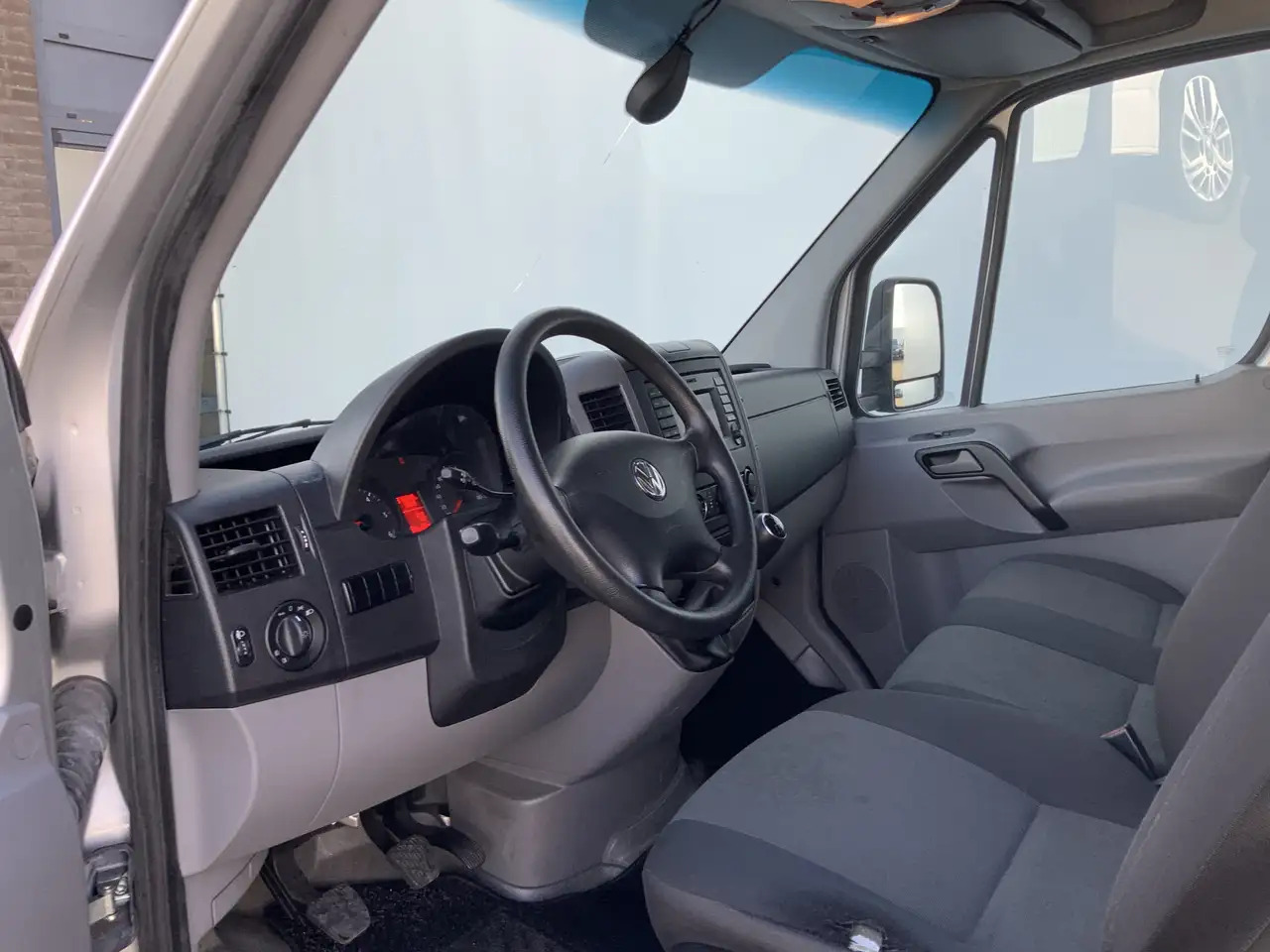 Volkswagen Crafter 46 2.0 TDI L3H1 Airco Cruise Lucht Geveerd Lier Tr - Odťahovy voz: obrázok 5 Volkswagen Crafter 46 2.0 TDI L3H1 Airco Cruise Lucht Geveerd Lier Tr - Odťahovy voz: obrázok 5