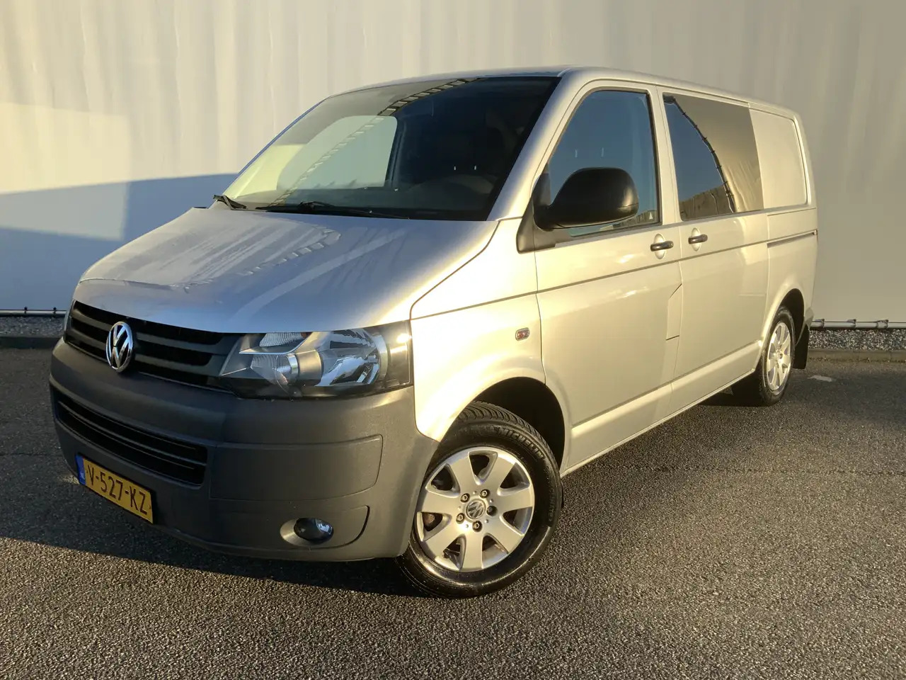 Volkswagen T5 Transporter 2.0 L1H2 Benzine Airco Navi Dub Schuifdeuren Leer - Furgon: obrázok 1 Volkswagen T5 Transporter 2.0 L1H2 Benzine Airco Navi Dub Schuifdeuren Leer - Furgon: obrázok 1