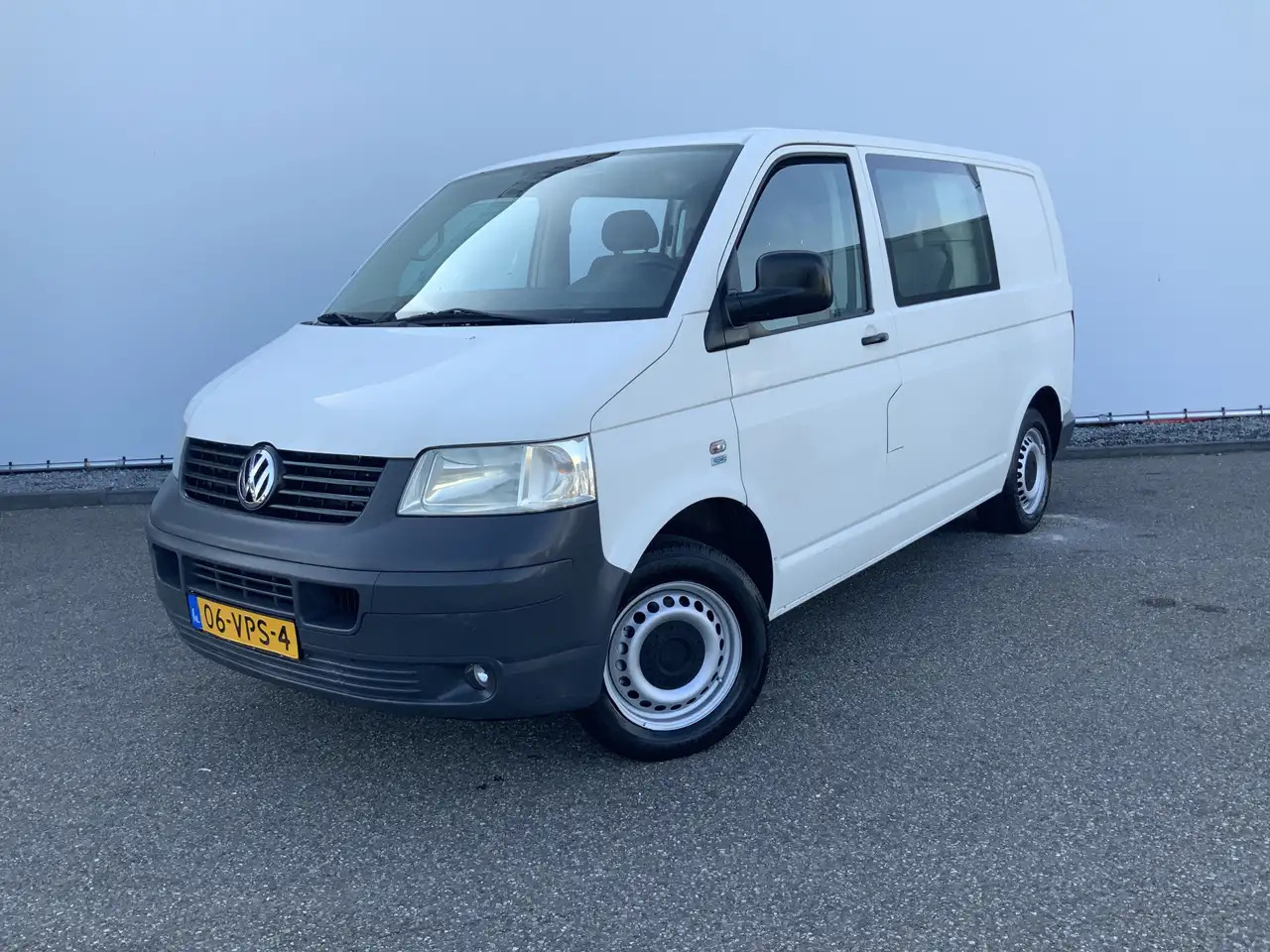 Volkswagen T5 Transporter 2.5 TDI 300 Budgetline Automaat DubCab Airco Trekh - Dodávkа s dvojitou kabínou: obrázok 1 Volkswagen T5 Transporter 2.5 TDI 300 Budgetline Automaat DubCab Airco Trekh - Dodávkа s dvojitou kabínou: obrázok 1