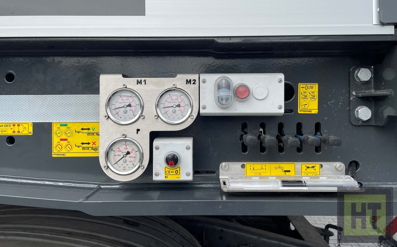 Faymonville 3-Achs-Tiefbett mit Pendelachsen und Bolzen-Laschenkupplung - Náves podvalník: obrázok 2 Faymonville 3-Achs-Tiefbett mit Pendelachsen und Bolzen-Laschenkupplung - Náves podvalník: obrázok 2