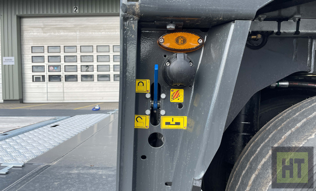 Faymonville 3-Achs-Tiefbett mit Pendelachsen und Bolzen-Laschenkupplung - Náves podvalník: obrázok 4 Faymonville 3-Achs-Tiefbett mit Pendelachsen und Bolzen-Laschenkupplung - Náves podvalník: obrázok 4