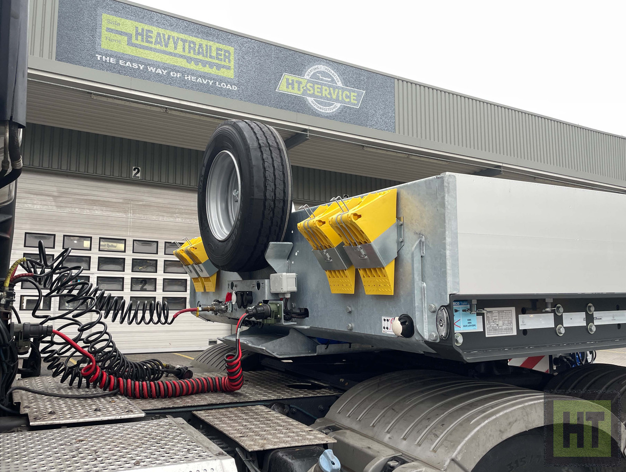 Faymonville MAX Trailer 2-Achs-Tiefbett mit Pendelachsen - Náves podvalník: obrázok 3 Faymonville MAX Trailer 2-Achs-Tiefbett mit Pendelachsen - Náves podvalník: obrázok 3