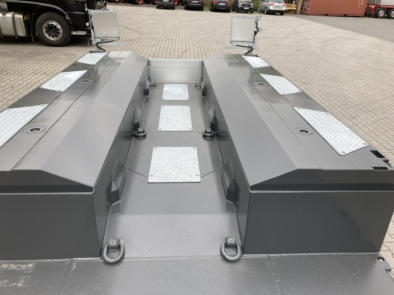 MAX Trailer 3-Achs-Tiefbett mit Pendelachsen - Náves podvalník: obrázok 3 MAX Trailer 3-Achs-Tiefbett mit Pendelachsen - Náves podvalník: obrázok 3
