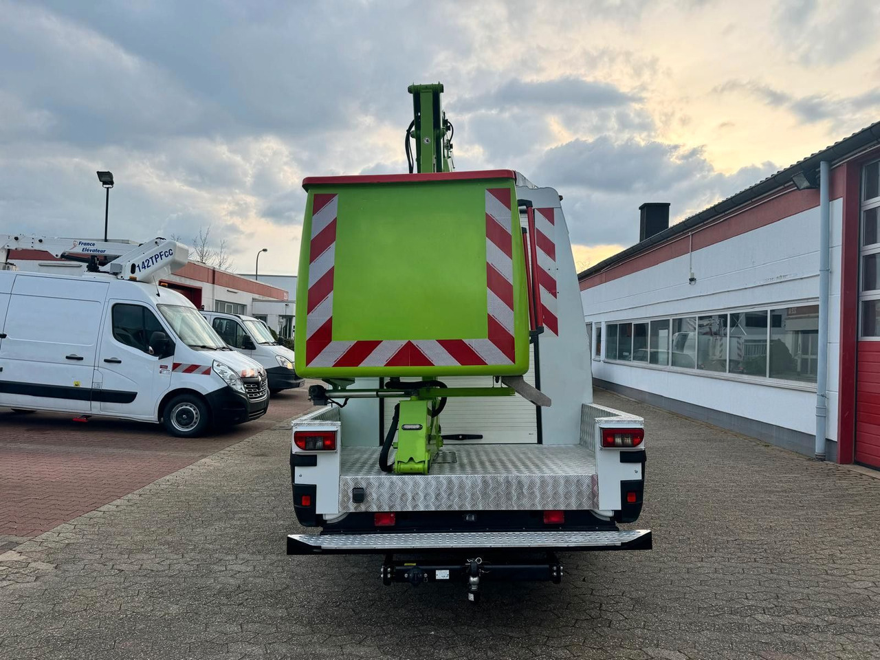 Iveco Daily 70C15 Steiger France Elevateur 172 TPFcc - Automobilová plošina: obrázok 5 Iveco Daily 70C15 Steiger France Elevateur 172 TPFcc - Automobilová plošina: obrázok 5