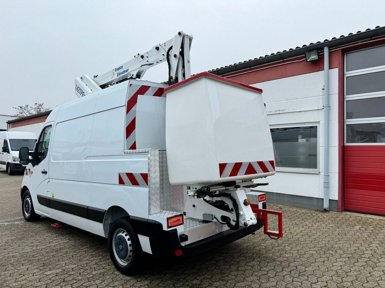 Renault Master Steiger France Elévateur 142 TPFcc - Automobilová plošina: obrázok 5 Renault Master Steiger France Elévateur 142 TPFcc - Automobilová plošina: obrázok 5