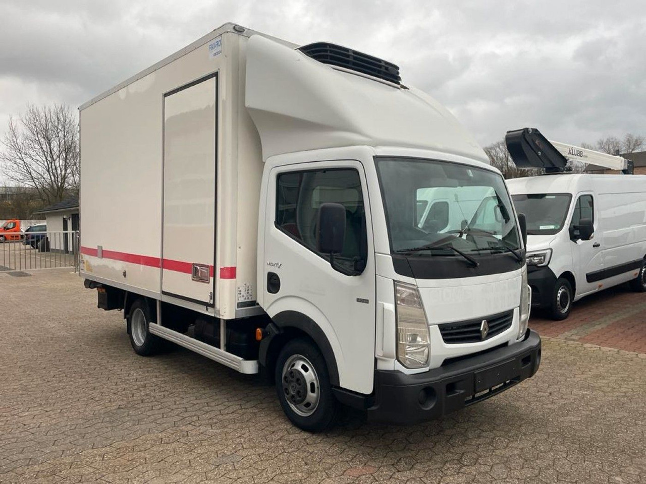 Renault Maxity Tiefkühlkoffer Multi-Temp Ladebordwand - Chladiarenská dodávka: obrázok 3 Renault Maxity Tiefkühlkoffer Multi-Temp Ladebordwand - Chladiarenská dodávka: obrázok 3