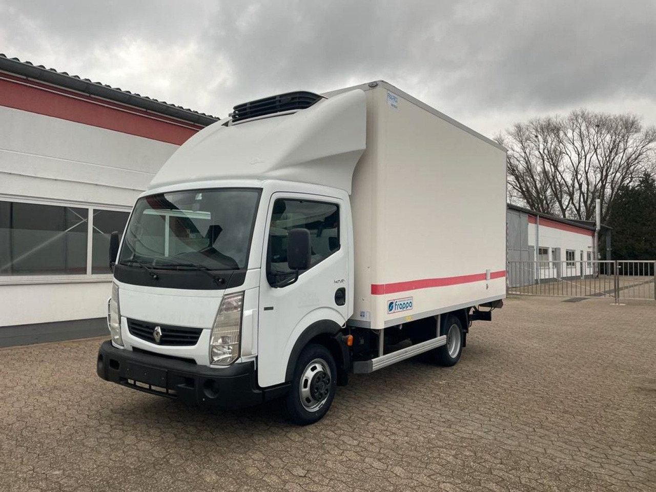 Renault Maxity Tiefkühlkoffer Multi-Temp Ladebordwand - Chladiarenská dodávka: obrázok 1 Renault Maxity Tiefkühlkoffer Multi-Temp Ladebordwand - Chladiarenská dodávka: obrázok 1