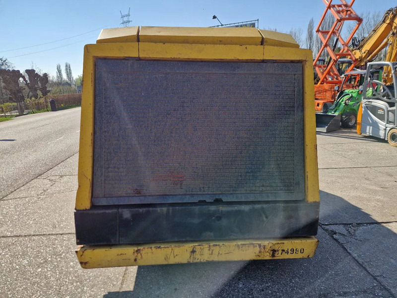 Atlas-Copco XAS350DD VERY LOW HOURS - Vzduchový kompresor: obrázok 4 Atlas-Copco XAS350DD VERY LOW HOURS - Vzduchový kompresor: obrázok 4