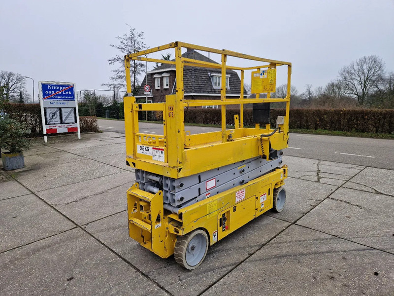 Genie GS2032 elektrisch werkhoogte 8m. met keuring - Samohybná plošiny: obrázok 2 Genie GS2032 elektrisch werkhoogte 8m. met keuring - Samohybná plošiny: obrázok 2