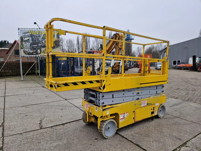 Genie GS2032 elektrisch werkhoogte 8m. met keuring - Samohybná plošiny: obrázok 1 Genie GS2032 elektrisch werkhoogte 8m. met keuring - Samohybná plošiny: obrázok 1
