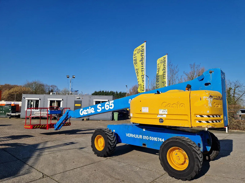 Genie S65 4X4 - Teleskopická plošina: obrázok 3 Genie S65 4X4 - Teleskopická plošina: obrázok 3
