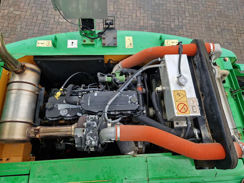 Hyundai Robex 160W-9A met 6-cilinder Cummins motor - Kolesové rýpadlo: obrázok 5 Hyundai Robex 160W-9A met 6-cilinder Cummins motor - Kolesové rýpadlo: obrázok 5