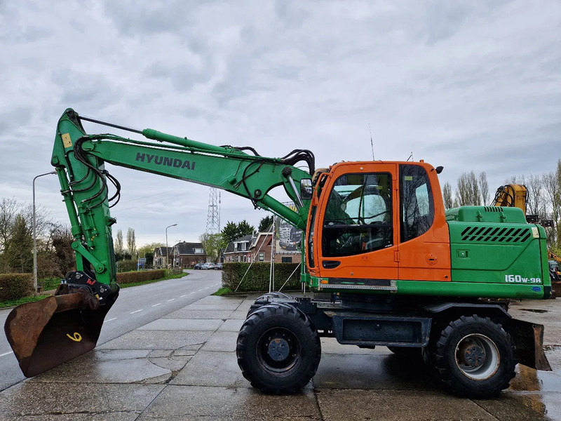 Kolesové rýpadlo Hyundai Robex 160W-9A met 6-cilinder Cummins motor: obrázok 1