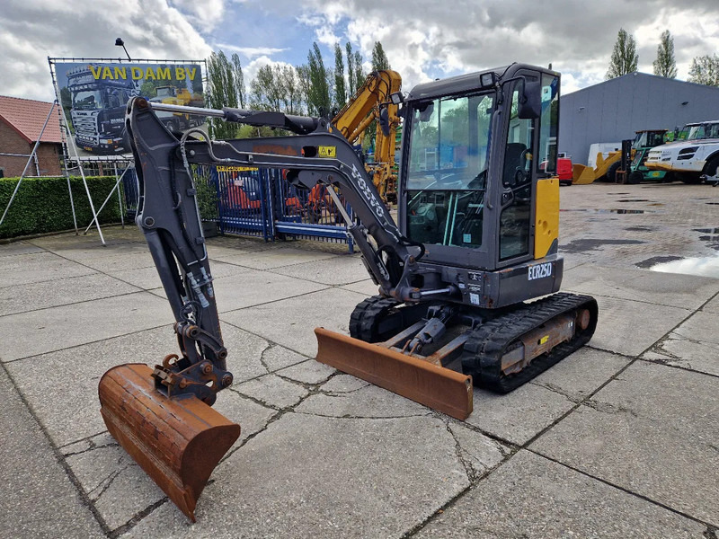 Volvo ECR25D met 2562 uur - Mini rýpadlo: obrázok 1 Volvo ECR25D met 2562 uur - Mini rýpadlo: obrázok 1