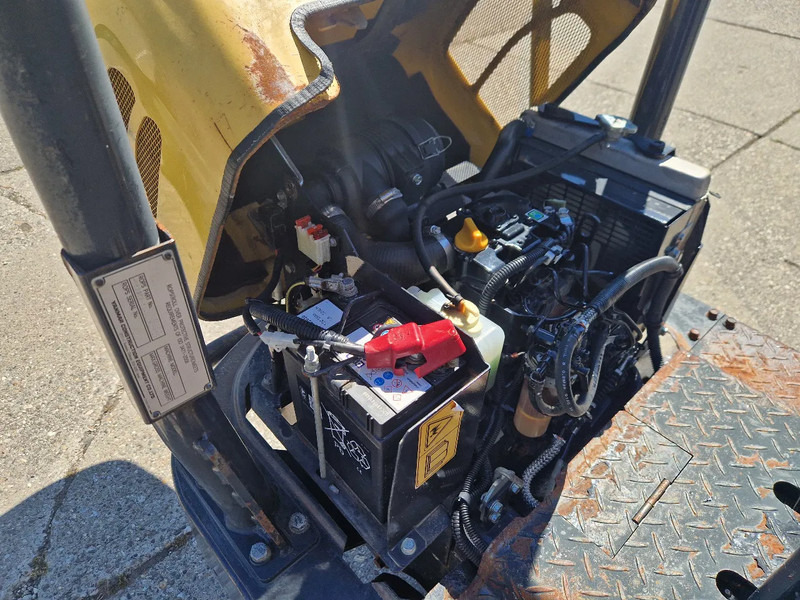 Yanmar C12R-B 3-zijdig kiepend - Damper: obrázok 5 Yanmar C12R-B 3-zijdig kiepend - Damper: obrázok 5