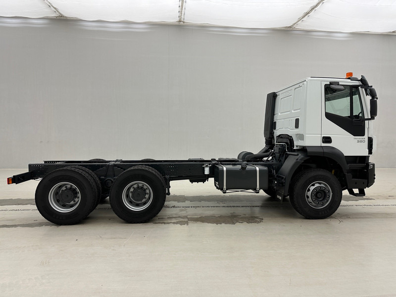 Iveco Trakker 380 - 6x4 - Podvozek s kabinou: obrázok 4 Iveco Trakker 380 - 6x4 - Podvozek s kabinou: obrázok 4