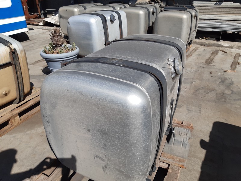 Mercedes-Benz A9604704503 540 li - Palivová nádrž: obrázok 2 Mercedes-Benz A9604704503 540 li - Palivová nádrž: obrázok 2