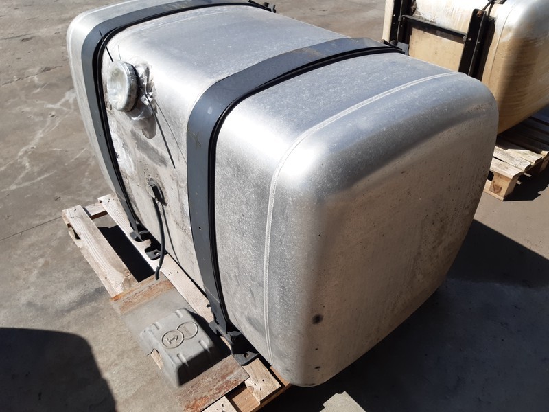 Mercedes-Benz A9604704503 540 li - Palivová nádrž: obrázok 3 Mercedes-Benz A9604704503 540 li - Palivová nádrž: obrázok 3