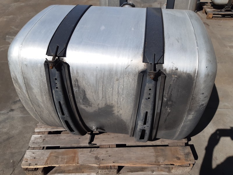 Mercedes-Benz A9604704602 480 liter - Palivová nádrž: obrázok 4 Mercedes-Benz A9604704602 480 liter - Palivová nádrž: obrázok 4