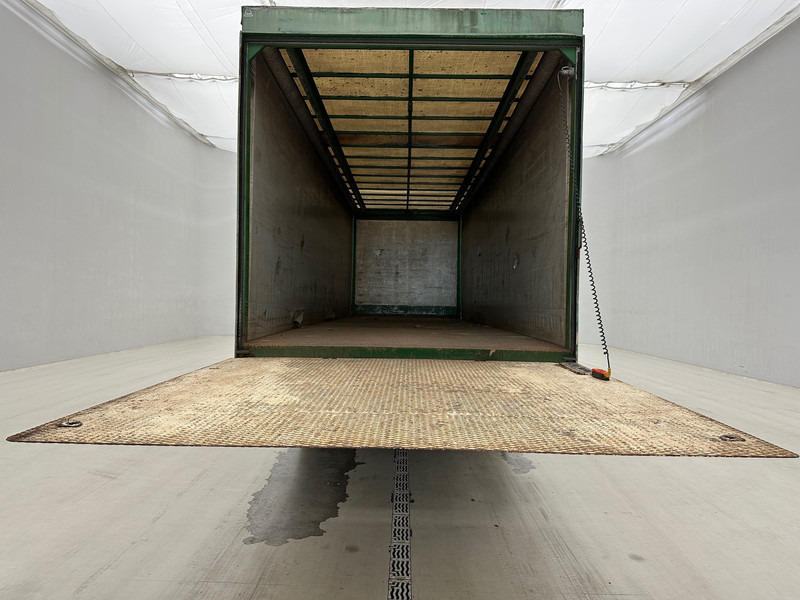 Plachtové nákladné vozidlo Mercedes-Benz Atego 1823: obrázok 7