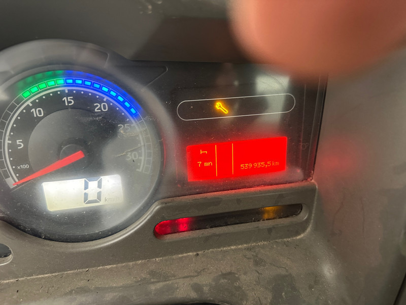 Sklápač Renault Kerax 410 DXi - 8x4: obrázok 11 Sklápač Renault Kerax 410 DXi - 8x4: obrázok 11