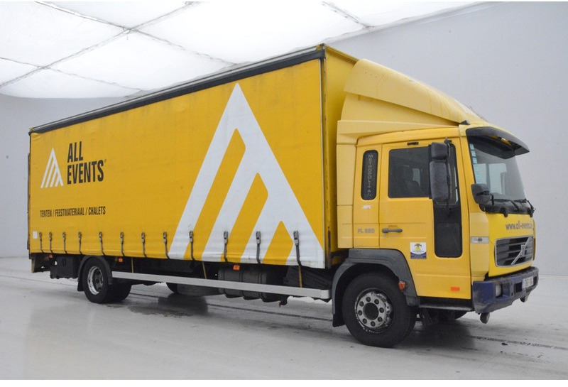 Volvo FL 220* - Plachtové nákladné vozidlo: obrázok 3 Volvo FL 220* - Plachtové nákladné vozidlo: obrázok 3