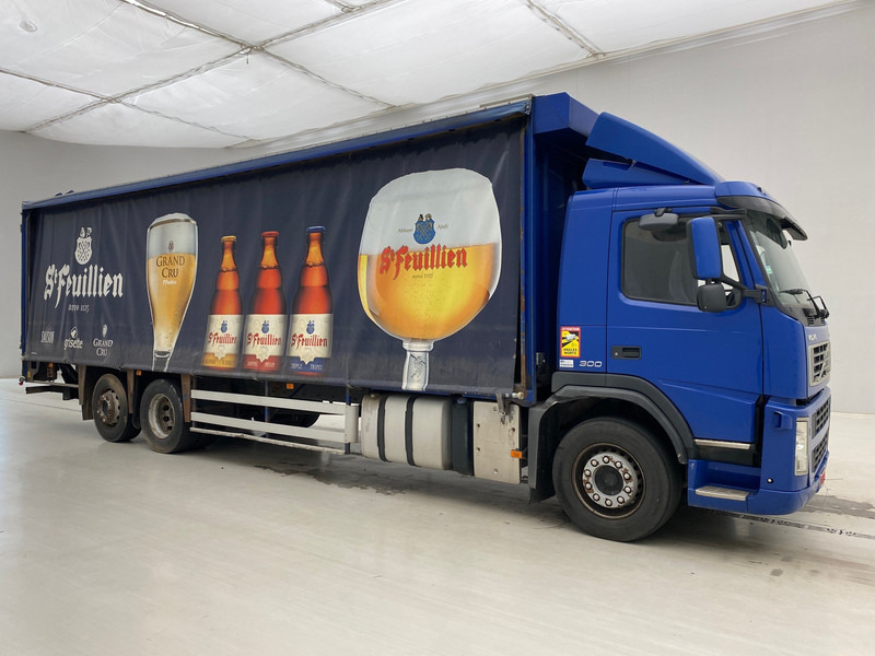Volvo FM 300 - 6x2 - Plachtové nákladné vozidlo: obrázok 3 Volvo FM 300 - 6x2 - Plachtové nákladné vozidlo: obrázok 3