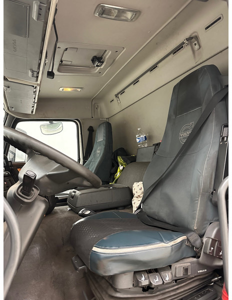 Cisternové vozidlo na prepravu palivo Volvo FM 300 - 6x2: obrázok 14 Cisternové vozidlo na prepravu palivo Volvo FM 300 - 6x2: obrázok 14