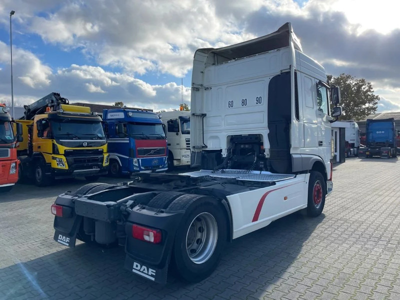 DAF XF 460 Spacecab Euro 6 - Ťahač: obrázok 4 DAF XF 460 Spacecab Euro 6 - Ťahač: obrázok 4