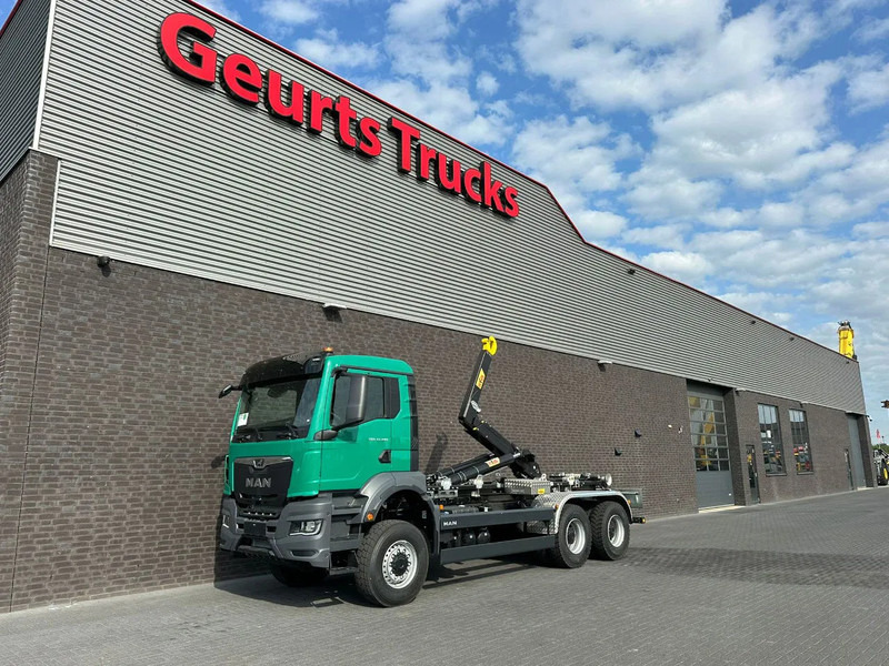MAN TGS 33.480 6X6 HYVA LIFT 26-55-S HAAKARM / ABROLLKIPPER/ HOOKLIFT (NIEUWE/ NEU/ NEW) - Hákový nosič kontajnerov: obrázok 2 MAN TGS 33.480 6X6 HYVA LIFT 26-55-S HAAKARM / ABROLLKIPPER/ HOOKLIFT (NIEUWE/ NEU/ NEW) - Hákový nosič kontajnerov: obrázok 2