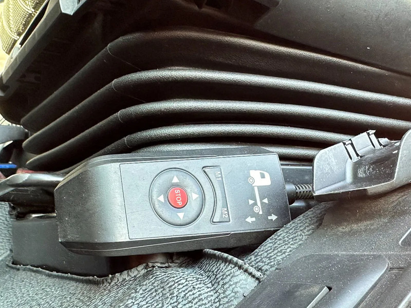 Nákladne vozidlo - káblový systém, Auto s hydraulickou rukou Mercedes-Benz Arocs 3253 L ENA 8X2/4 HMF2820 KRAAN / KRAN/ CRANE MET TF.324 KABELSYSTEEM / SEILGERATE / CABLE SYSTEM: obrázok 20 Nákladne vozidlo - káblový systém, Auto s hydraulickou rukou Mercedes-Benz Arocs 3253 L ENA 8X2/4 HMF2820 KRAAN / KRAN/ CRANE MET TF.324 KABELSYSTEEM / SEILGERATE / CABLE SYSTEM: obrázok 20